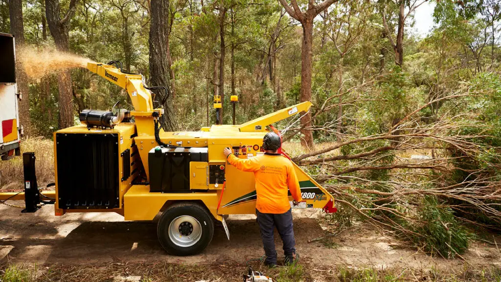 operator mulcher machines