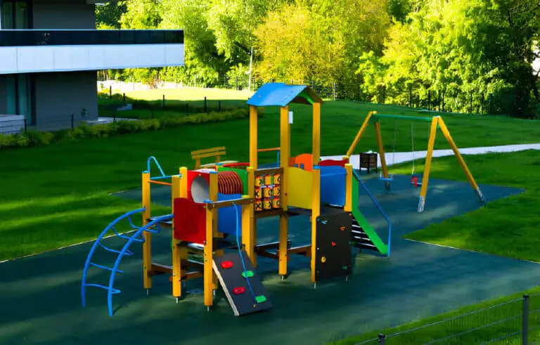 Should You Place Your Playset on Grass or Mulch? Pros and Cons