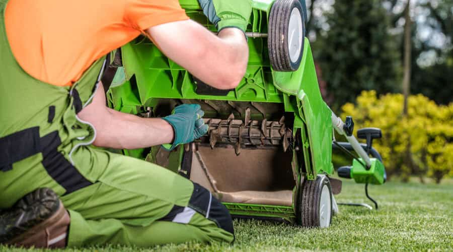 How To Use A Lawn Scarifier