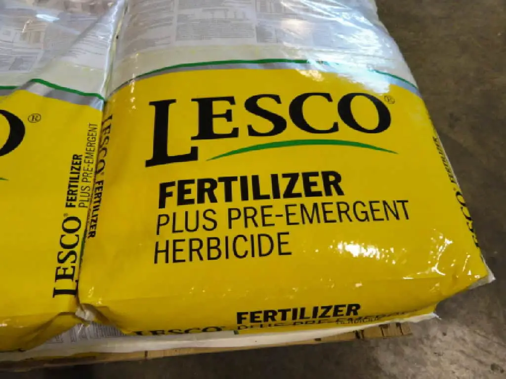 Lesco-Pre emergent